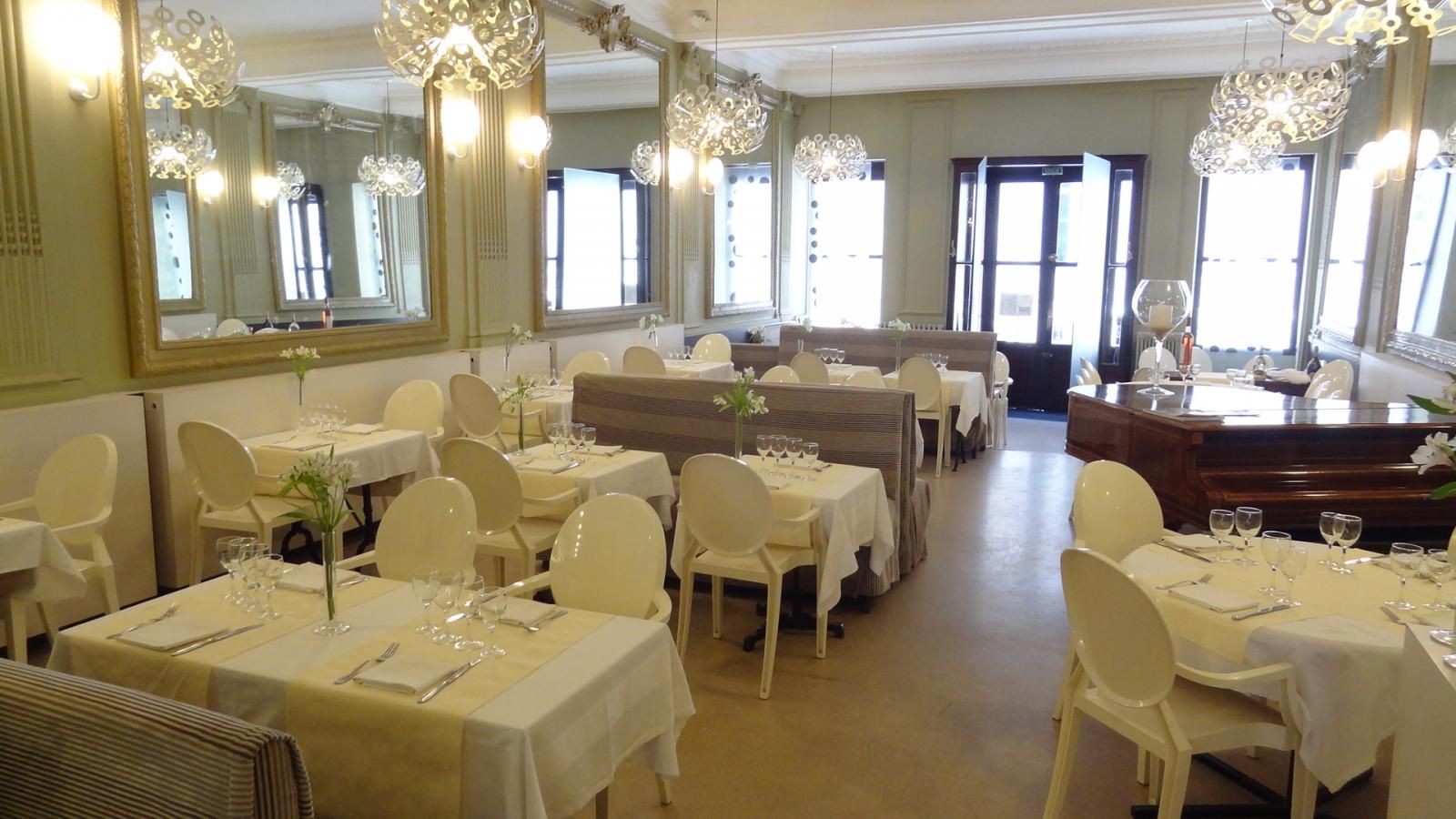 Eclairage Café Francais par MEGALUX 33